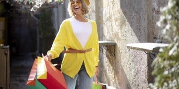 medium-shot-happy-woman-with-shopping-bags